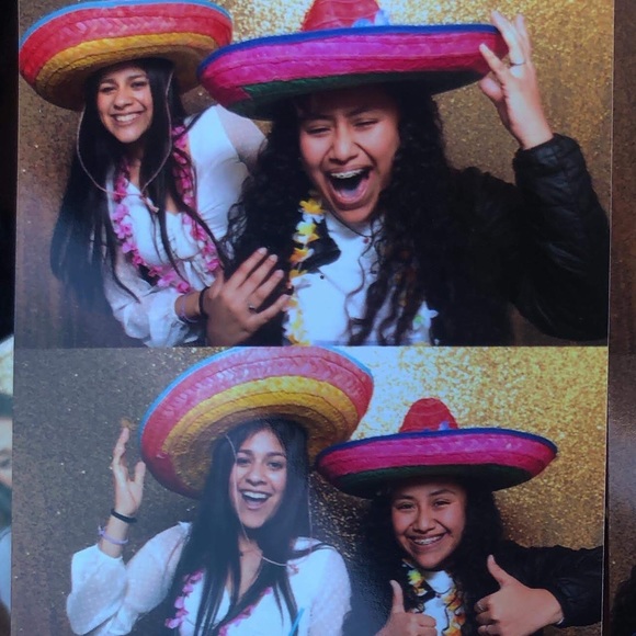 Meet your Posher, Gabriela - Picture 1 of 8